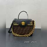 Совместная коллекция Fendace уже в наличии! Сумка Versace by FendI из знаковой с