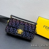 FENDI BAGUETTE Цветные бриллианты. Я бы назвал это самым выдающимся совместным п