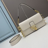 Fendi X VARSACE Коллекция взаимных творений. Сумка-багет с металлической булавко
