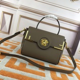 [Отправить] Совместная коллекция Fendi и Versace： сумка-тоут в стиле почтальона.