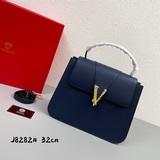 Versace с подарочной коробкой, в этом году действительно много ярких дизайнов! Н