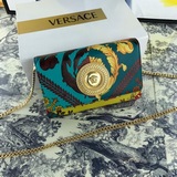 Versace Новый принт с изображением головы богини Димы из греческой мифологии в я