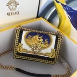 Модель 170 с принтом. Сумка Versace в стиле гармошки появилась на рынке и стала 