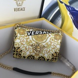 Модель 170 с принтом. Сумка Versace в стиле гармошка появилась на рынке и стала 