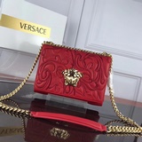 Модель 170 с вышивкой. Сумка Versace в стиле гармошки стала популярной и задала 