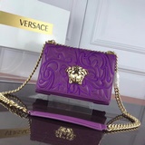 Модель 170 с вышивкой. Сумка Versace в стиле гармошки стала популярной и задала 