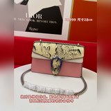 Комплект с коробкой, полностью из кожи. Это сочетание цветов просто великолепно.