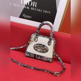 GG Small Handbag — это еще одна популярная модель после сумки-седла. Эта сумка и