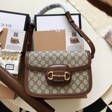 Итальянский дизайнер 602204 Gucci 1995 представил в своей весенней коллекции 202
