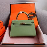 Kelly II： 22 см, 19 см. Идеальная форма, как у Hermes Mini Kelly Se.