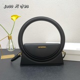 Сумка с коробкой, новая модель сумки-клатча от Jacquemus. Благодаря жесткому кор