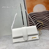 【Комплектация】 Новая модель сумки через плечо от Jacquemus, которая стала очень 