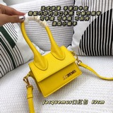 Маленькая сумка Jacquemus Новая коллекция весна-лето 2021. Различные способы нош
