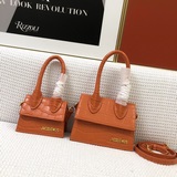 Сумка с крокодиловым принтом Jacquemus из весенне-летней коллекции 2021 года. Ра