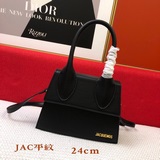 Новые цвета популярной марки Jacquemus появились в продаже. Это действительно бе