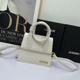 Сумка с коробкой Jacquemus, красная сумка, различные способы ношения, демонстрир