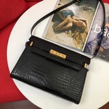 Сумка YSL Manhattan. Застежка-клипса. Металлическая поперечная планка на плечево