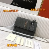 Сумка Saint Laurent с крокодиловым узором, такая же, как у Принца Вэнь и Ченг Су