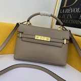 Sain Laurent Arisysl, новейшая модель от Saint Laurent： 5010, с использованием и