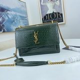 Шу Ци и Ван Цзэньвэнь носят одинаковые сумки Saint Laurent из последней коллекци