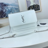 Шу Ци и Ван Цзэньвэнь носят одинаковые сумки Saint Laurent из последней коллекци