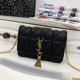 Сенсационная модель 090# от Saint Laurent — любимый аксессуар многих звезд Голли