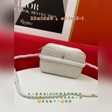 Еще одна новая модель сумки для фотоаппарата из стеганой кожи, с большим объемом
