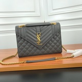 Сумка Saint Laurent с логотипом на передней клапане, металлическим замком с лого