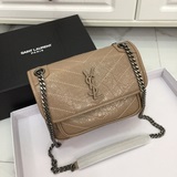 Сен-Лоран.81031#. Сумка Saint Laurent Niki с откидной крышкой, очень вместительн