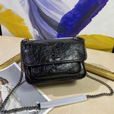 Сумка Saint Laurent Niki с клапаном, очень вместительная, из кожи с эффектом взо