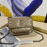 Сумка Saint Laurent Niki с клапаном, очень вместительная, из кожи с эффектом взо
