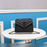 Серебряная застежка Saint Laurent — классическая легенда, сочетающая в себе модн
