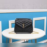 Серебряная застежка Saint Laurent — классическая легенда, сочетающая в себе модн