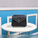 Серебряная застежка Saint Laurent — классическая легенда, сочетающая в себе модн