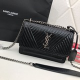 Нельзя не отметить, что цепочки от YSL (Saint Laurent) стали чрезвычайно популяр