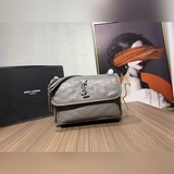 Популярный товар с предварительным заказом. Популярная сумка Saint Laurent с отк