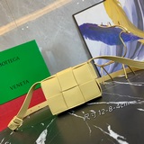 Bottega Veneta Мини-сумка с плетеным узором. Миниатюрная и очаровательная сумка 