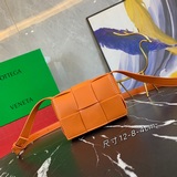 Bottega Veneta Мини-сумка с плетеным узором. Миниатюрная и очаровательная сумка 