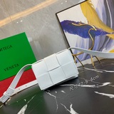 Bottega Veneta Мини-сумка с плетеным узором. Миниатюрная и очаровательная сумка 