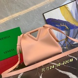 Большой размер [Оригинальная кожа высокого качества] bv Новая модель треугольной