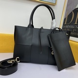 Популярная во всем мире модель Bottega Veneta Marie была представлена в блоге, и