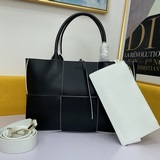 Популярная во всем мире модель Bottega Veneta Marie была представлена в блоге, и