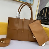 Популярная во всем мире модель Bottega Veneta Marie была представлена в блоге, и