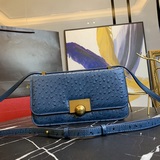 Новая модель от дизайнера Bottega Veneta, Дабиэля Ли. Последний тренд в моде.