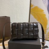 Новый дизайн от известного дизайнера Bottega Veneta, Дабиэля Ли. Модный плетеный