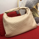 Популярная во всем мире модель Bottega Veneta Marie была представлена в блоге и 
