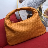 Популярная во всем мире модель Bottega Veneta Marie была представлена в блоге и 