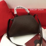 Блогер опубликовал фотографию сумки Bottega Veneta Marie, которая привлекла вним