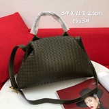 Блогер опубликовал фотографию сумки Bottega Veneta Marie, которая привлекла вним