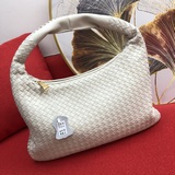 Популярная во всем мире модель Bottega Veneta Marie была представлена в блоге и 